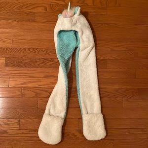 Adorable unicorn hat with long hand warmers